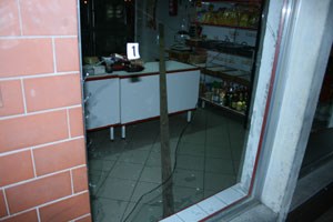 Slika /Fotografije/Opcenite fotografije/Kradja/provala_ducan10mj.jpg